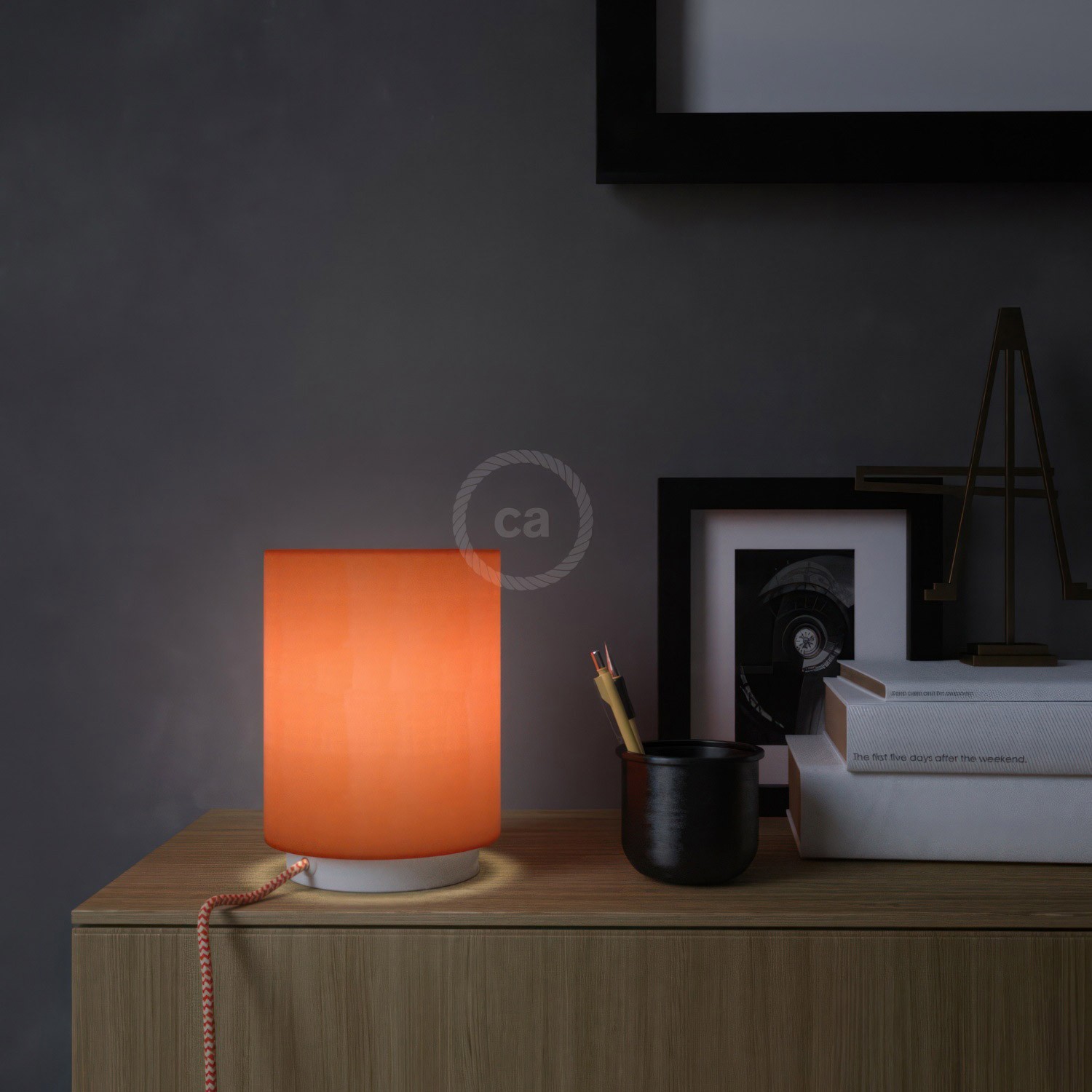 Lampe Posaluce en métal avec abat-jour Cilindro Cinette Orange avec câble textile, interrupteur et prise bipolaire